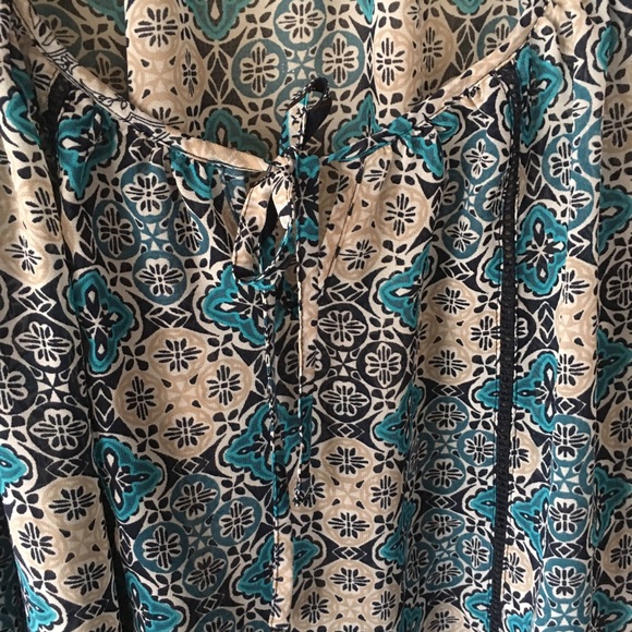 Nice Blue And White Croft&Barrow Blouse Sz Medium - Picture 3 of 8